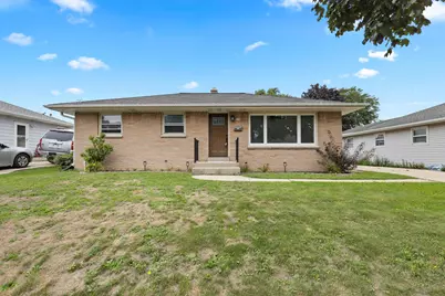 8128 W Sunbury Ct, Milwaukee, WI 53219 - Photo 1