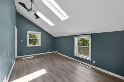 5577 N Kent Ave, Whitefish Bay, WI 53217 - Photo 9