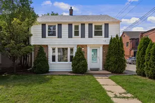 5577 N Kent Ave, Whitefish Bay, WI 53217 - Photo 1