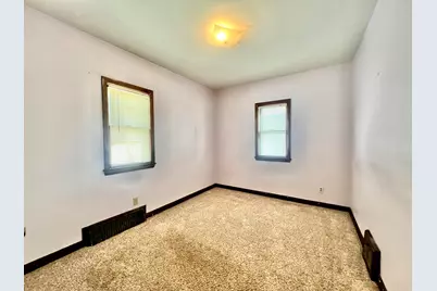 3319 S 67th St, Milwaukee, WI 53219 - Photo 9