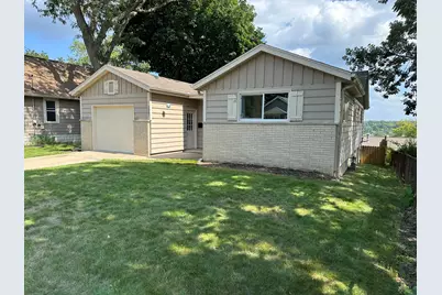 1007  Buena Vista Ave, Waukesha, WI 53188 - Photo 3