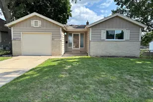 1007 Buena Vista Ave, Waukesha, WI 53188 - Photo 1
