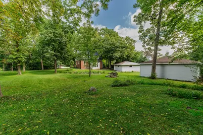 12585 W Cold Spring Rd, New Berlin, WI 53151 - Photo 25