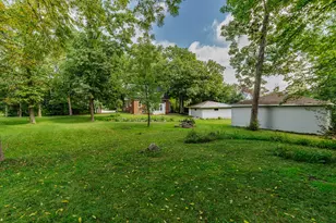 12585 W Cold Spring Rd, New Berlin, WI 53151 - Photo 25
