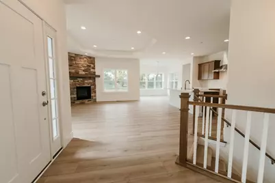 N17W29579  Caldicot Cir, Delafield, WI 53072 - Photo 5