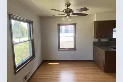 3409 W Wilbur Ave, Greenfield, WI 53221 - Photo 9