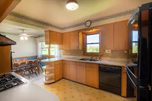 37310 87th St, Randall, WI 53105 - Photo 5