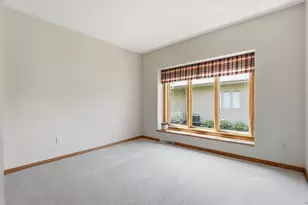 1209 E Sweetbriar Ln, Hartland, WI 53029 - Photo 15