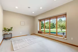 1209 E Sweetbriar Ln, Hartland, WI 53029 - Photo 17