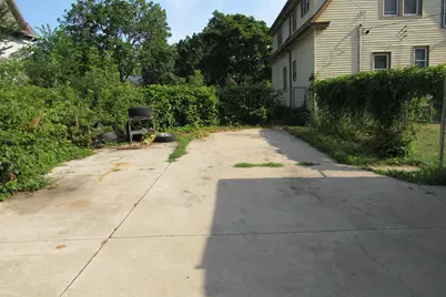 235 E Burleigh St, Milwaukee, WI 53212 - Photo 19