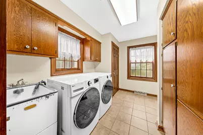 2400  Cedar Dr, Brookfield, WI 53045 - Photo 21