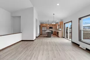 4631 Ridge Ct, Manitowoc, WI 54220 - Photo 5