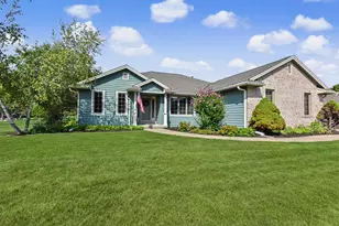 1508 MacKenzie Ln, Oconomowoc, WI 53066 - Photo 1
