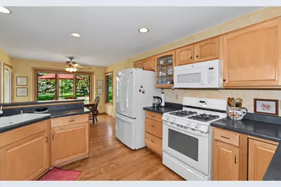 1508  Mackenzie Ln, Oconomowoc, WI 53066 - Photo 13