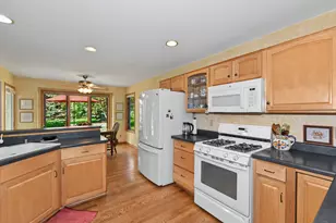 1508 MacKenzie Ln, Oconomowoc, WI 53066 - Photo 13