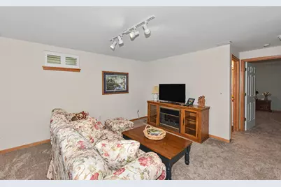 1508  Mackenzie Ln, Oconomowoc, WI 53066 - Photo 31