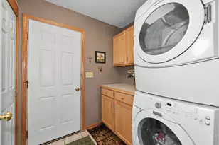 1508 MacKenzie Ln, Oconomowoc, WI 53066 - Photo 15