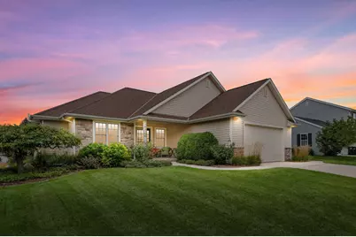 781  Autumn Ridge Ln, Hartford, WI 53027 - Photo 1