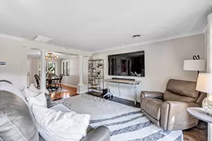 160 Rose Lawn Blvd, Allouez, WI 54301 - Photo 9