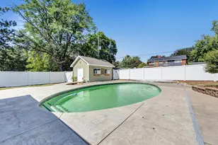 160 Rose Lawn Blvd, Allouez, WI 54301 - Photo 47