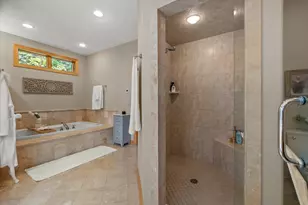 N29W30764 Foxwood Dr, Delafield, WI 53072 - Photo 17
