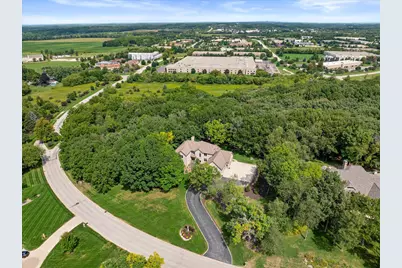 N29W30764  Foxwood Dr, Delafield, WI 53072 - Photo 71