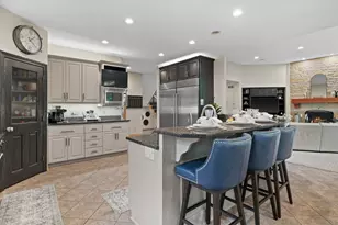 N29W30764 Foxwood Dr, Delafield, WI 53072 - Photo 9