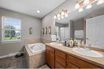 922  River Hill Dr, Waukesha, WI 53189 - Photo 33