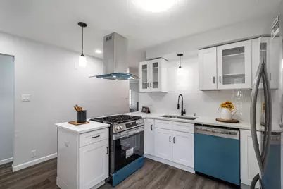 4860 N 89th St, Milwaukee, WI 53225 - Photo 9