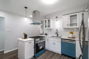 4860 N 89th St, Milwaukee, WI 53225 - Photo 7