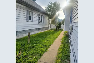 2236 S 35th St, Milwaukee, WI 53215 - Photo 5