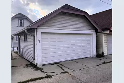 2236 S 35th St, Milwaukee, WI 53215 - Photo 25