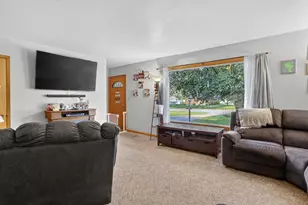 2738 S 72nd St, West Allis, WI 53219 - Photo 9