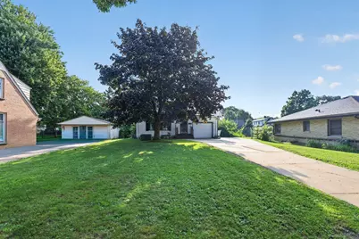 2738 S 72nd St, West Allis, WI 53219 - Photo 3