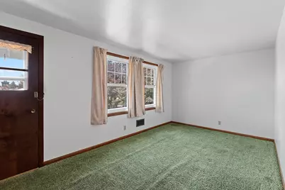 2508  Division St, Manitowoc, WI 54220 - Photo 31