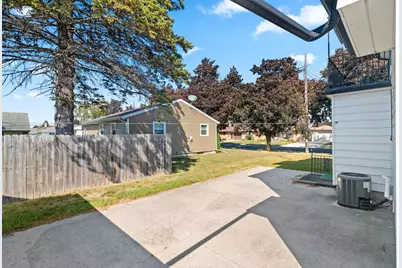 2508  Division St, Manitowoc, WI 54220 - Photo 51