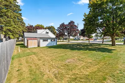 2508  Division St, Manitowoc, WI 54220 - Photo 53