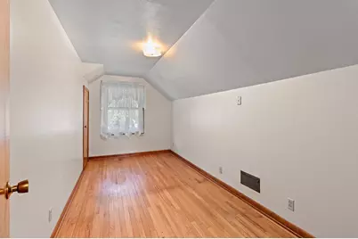 2508  Division St, Manitowoc, WI 54220 - Photo 33