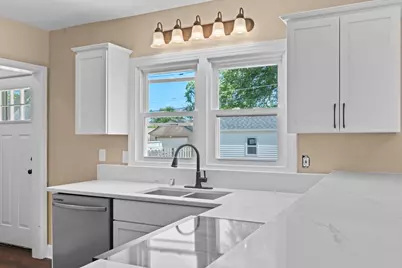 3972 S 5th Pl, Milwaukee, WI 53207 - Photo 13