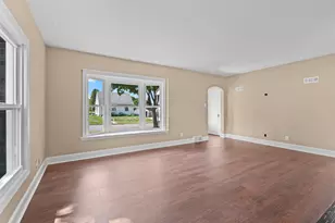3972 S 5th Pl, Milwaukee, WI 53207 - Photo 9