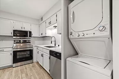1906 E Shorewood Blvd #149, Shorewood, WI 53211 - Photo 5