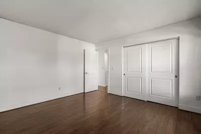 2121 N Cambridge Ave #302, Milwaukee, WI 53202 - Photo 17