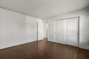 2121 N Cambridge Ave, Milwaukee, WI 53202 - Photo 17