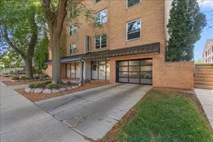 2121 N Cambridge Ave, Milwaukee, WI 53202 - Photo 1