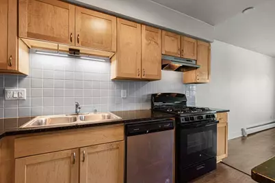 2121 N Cambridge Ave #302, Milwaukee, WI 53202 - Photo 9