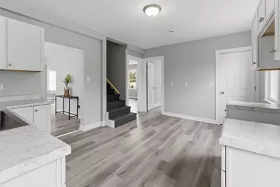 8416 W Bluemound Rd, Wauwatosa, WI 53226 - Photo 15