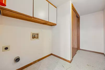 1047  Prairie Dr #202, Racine, WI 53406 - Photo 17