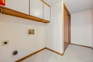 1047 Prairie Dr, Racine, WI 53406 - Photo 17