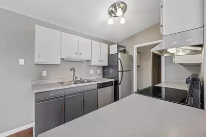 1047  Prairie Dr #202, Racine, WI 53406 - Photo 13