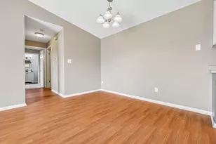 1047 Prairie Dr, Racine, WI 53406 - Photo 9